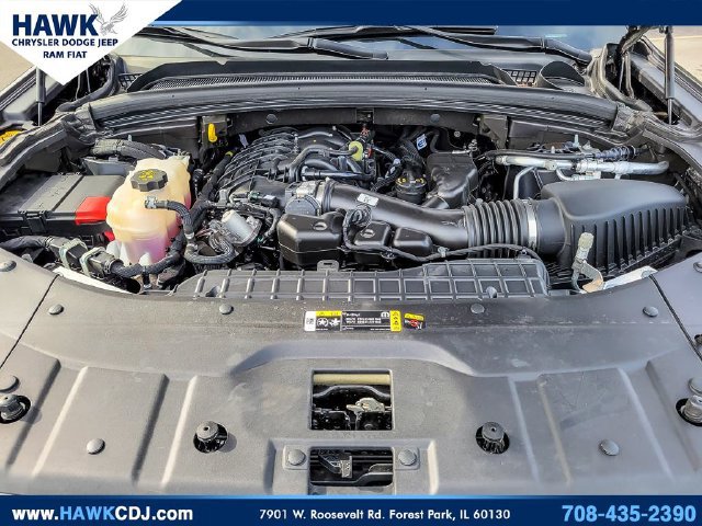 Certified 2025 Jeep Grand Cherokee Altitude AWD/4WD image 33