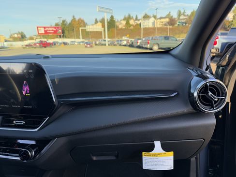 New 2026 Chevrolet Equinox LT w/ Midnight Edition image 24