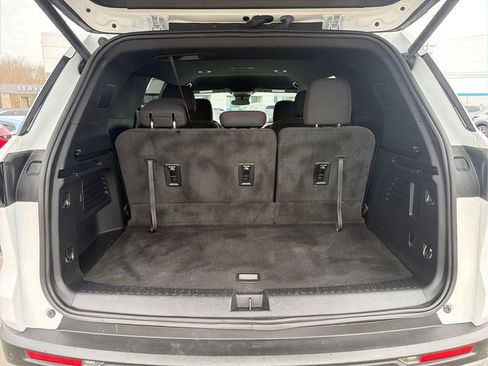 Used 2024 Chevrolet Traverse Z71 image 12