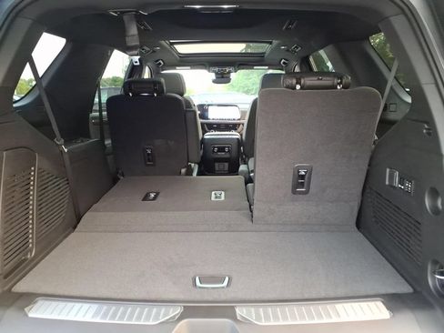 New 2026 Chevrolet Tahoe High Country AWD/4WD image 18