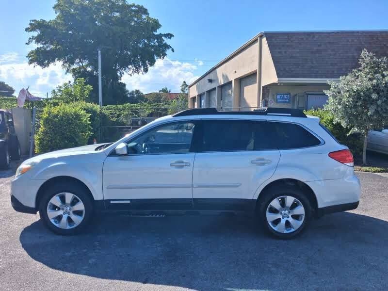 Used 2012 Subaru Outback 2.5i Limited AWD/4WD image 1