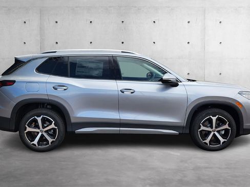 New 2025 Volkswagen Tiguan SE image 2