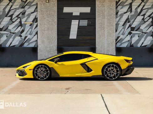 Used 2024 Lamborghini Revuelto AWD/4WD image 7
