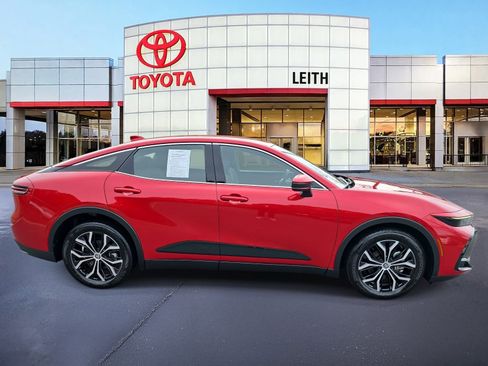 Used 2023 Toyota Crown XLE image 4