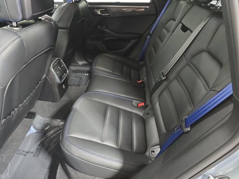 Certified 2025 Porsche Macan GTS AWD/4WD image 24