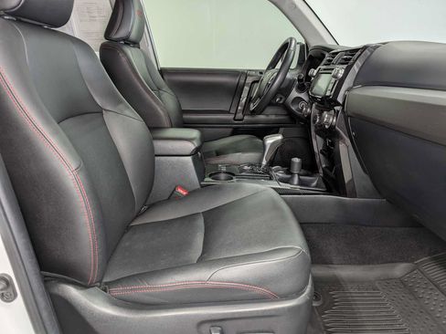 Used 2018 Toyota 4Runner TRD Off-Road Premium AWD/4WD image 43