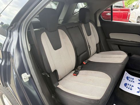 Used 2017 Chevrolet Equinox LT FWD image 23