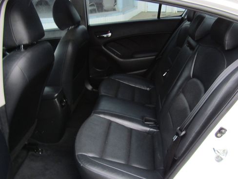 Used 2017 Kia Forte EX image 8