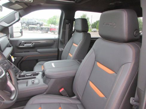New 2026 GMC Sierra 2500 AT4 w/ AT4 Premium Plus Package AWD/4WD image 13