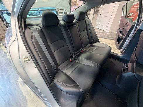 Used 2015 Honda Accord EX-L image 5