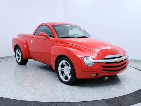 Used 2003 Chevrolet SSR w/ Preferred Equipment Group image 7