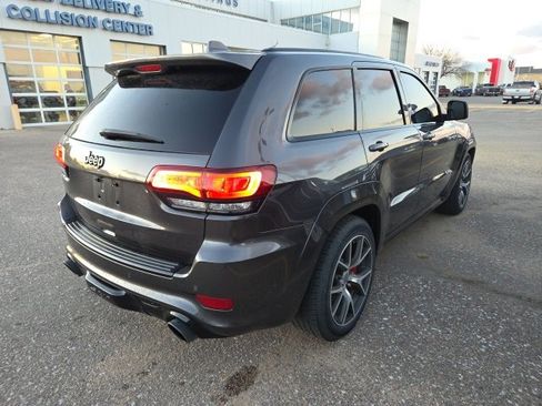 Used 2018 Jeep Grand Cherokee SRT image 5
