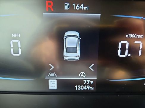 Used 2025 Hyundai Elantra SE FWD image 48
