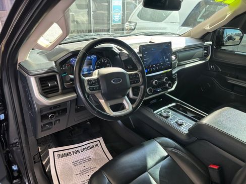Used 2023 Ford Expedition Max XLT image 7