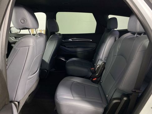 Certified 2023 Buick Enclave Essence image 21