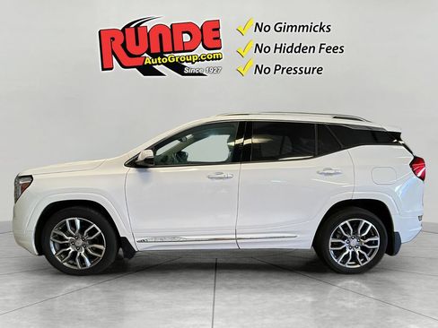 Used 2023 GMC Terrain Denali w/ Denali Premium Package AWD/4WD image 3