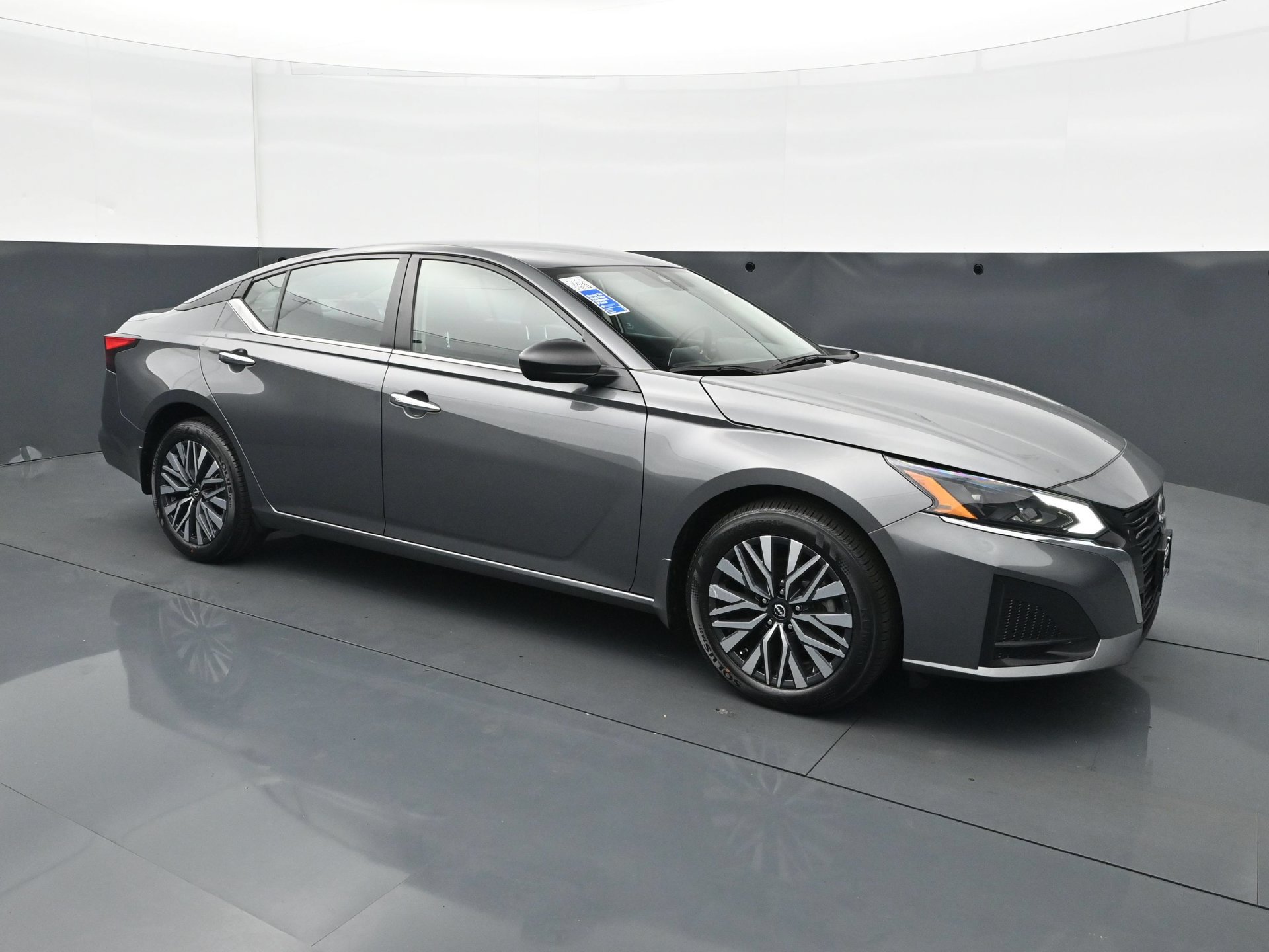 Used 2024 Nissan Altima 2.5 SV AWD/4WD image 9