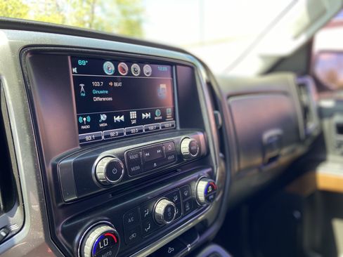 Used 2016 Chevrolet Silverado 1500 LTZ image 38