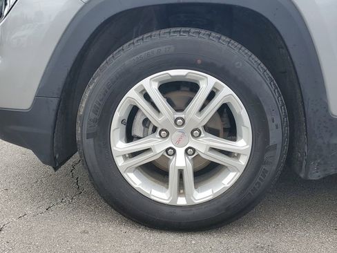 Used 2024 GMC Terrain SLE image 9