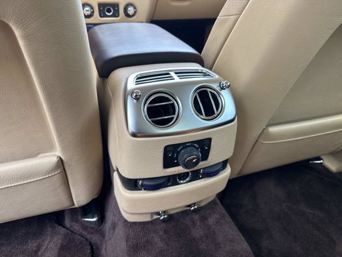 Used 2012 Rolls-Royce Ghost RWD image 27