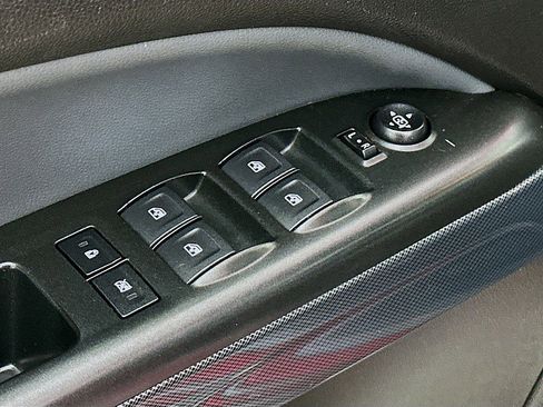 Used 2018 Chevrolet Colorado Z71 image 19