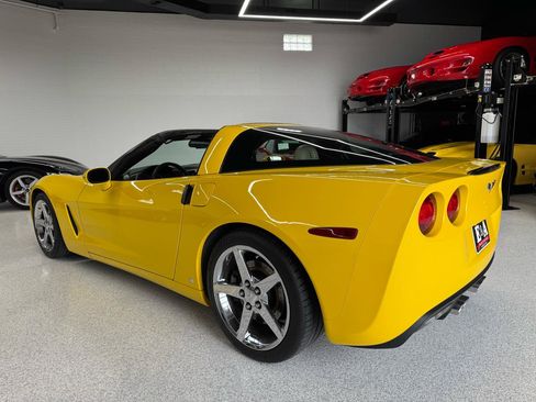 Used 2007 Chevrolet Corvette Coupe w/ Preferred Equipment Group RWD image 6