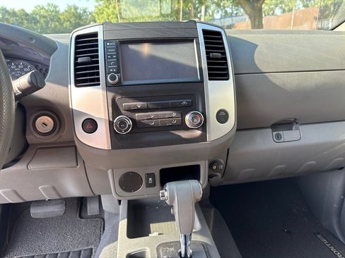 Used 2019 Nissan Frontier SV RWD image 18