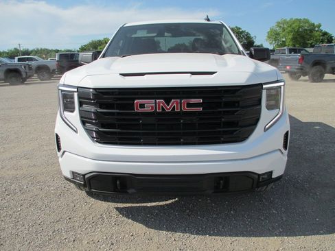 New 2025 GMC Sierra 1500 Elevation image 11