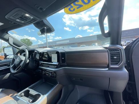 Certified 2025 Chevrolet Silverado 2500 High Country w/ High Country Premium Package AWD/4WD image 30