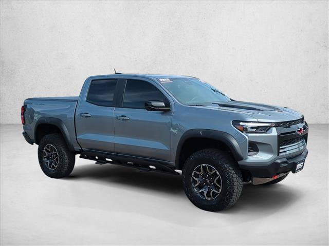 Used 2026 Chevrolet Colorado ZR2 w/ Technology Package AWD/4WD image 3