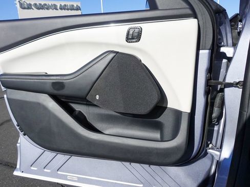 Used 2022 Ford Mustang Mach-E Premium image 19