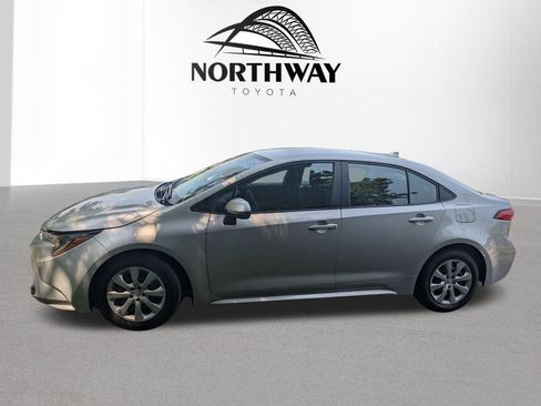 Used 2024 Toyota Corolla LE FWD image 6