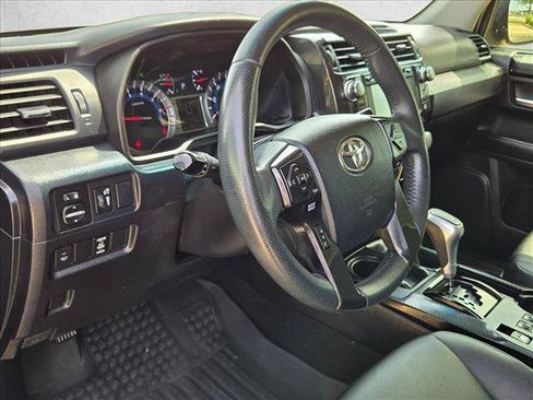 Used 2019 Toyota 4Runner TRD Off-Road Premium AWD/4WD image 10