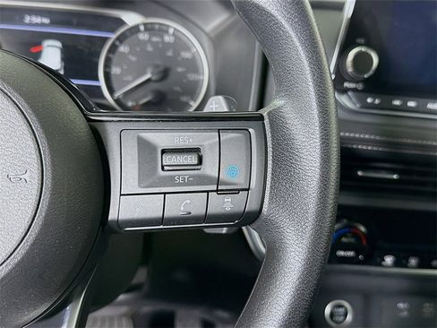 Certified 2023 Nissan Rogue SV image 22