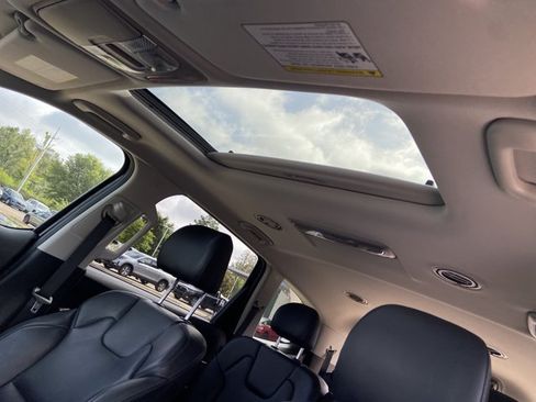 Used 2025 Kia Telluride S FWD image 31