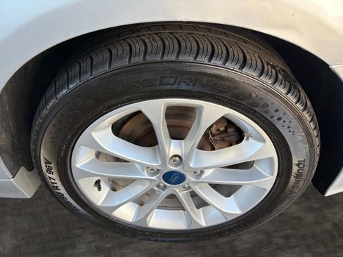 Used 2019 Ford Fusion SE FWD image 40
