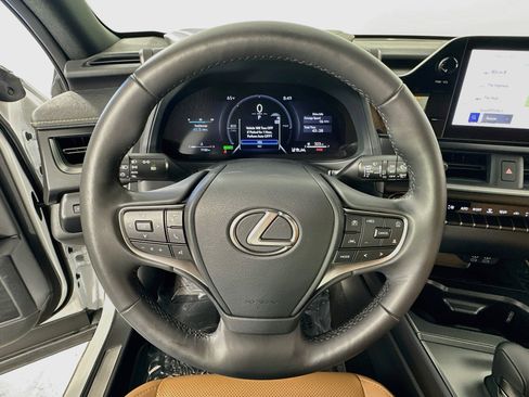 Used 2025 Lexus UX 300h FWD w/ Accessory Package (Z2) image 11