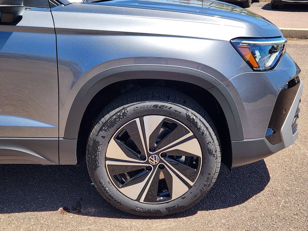 New 2026 Volkswagen Taos SE AWD/4WD image 28