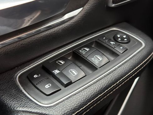 Used 2021 RAM 1500 Laramie image 18