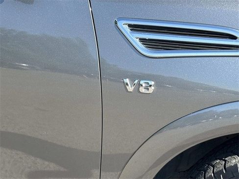 Used 2020 Nissan Armada SL w/ Premium Package image 10
