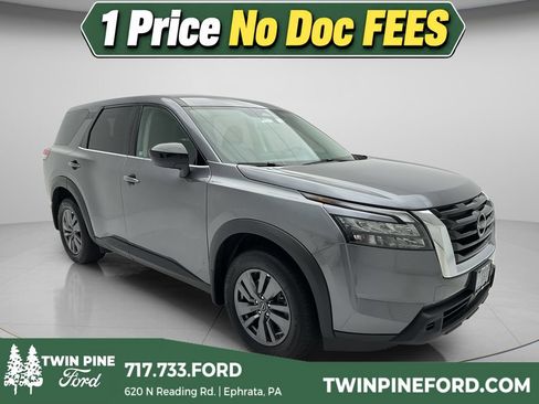 Used 2024 Nissan Pathfinder S AWD/4WD image 1