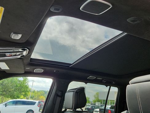 Certified 2024 Jeep Grand Wagoneer Series II Obsidian w/ Quick Order Packagew 28T AWD/4WD image 15