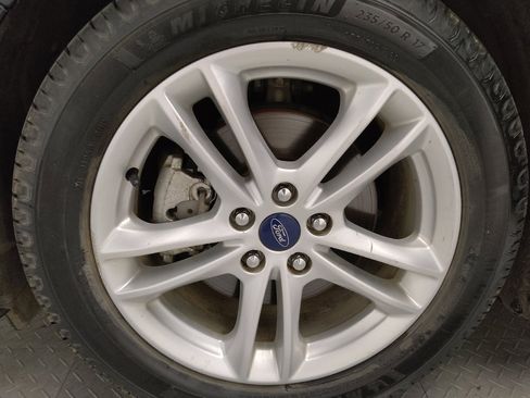 Used 2018 Ford Fusion SE w/ Fusion SE Technology Package image 31