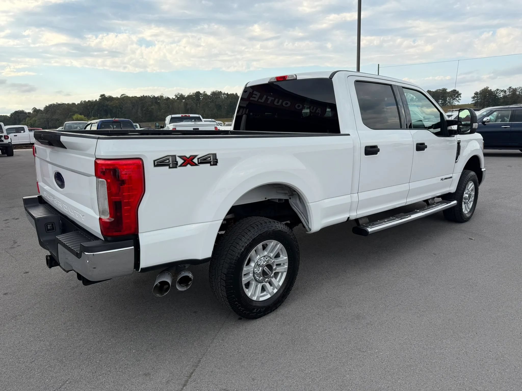 Used 2017 Ford F250 XLT AWD/4WD image 4