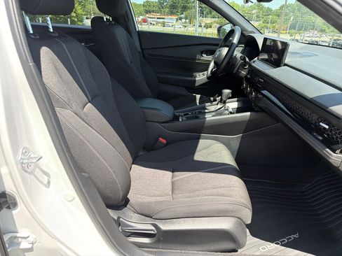 Used 2024 Honda Accord Sport image 32