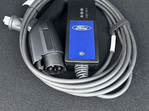 New 2025 Ford Escape PHEV image 15