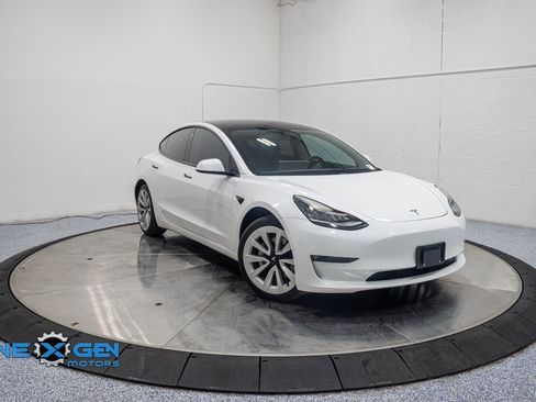 Used 2022 Tesla Model 3 Long Range image 1
