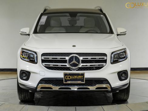 Used 2023 Mercedes-Benz GLB 250 4MATIC w/ Premium Package image 7