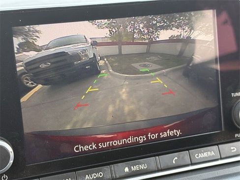 Used 2023 Nissan Rogue S image 16