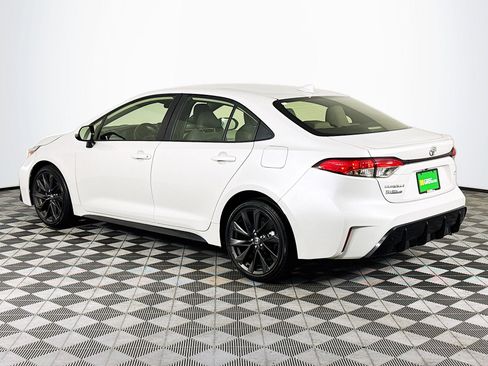 Used 2023 Toyota Corolla SE FWD image 6